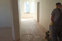 Обеспыливание профессиональным пылесосом.